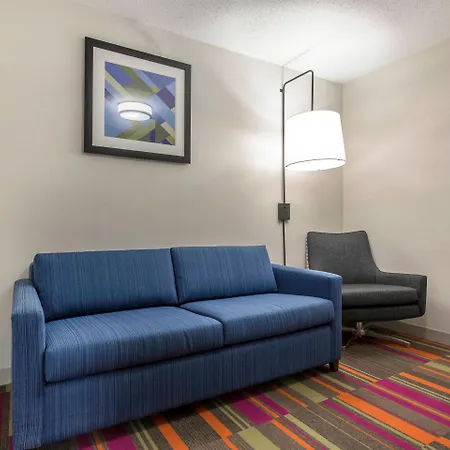 Holiday Inn Express And Suites Chicago West - St Charles By Ihg Saint Charles Exterior photo