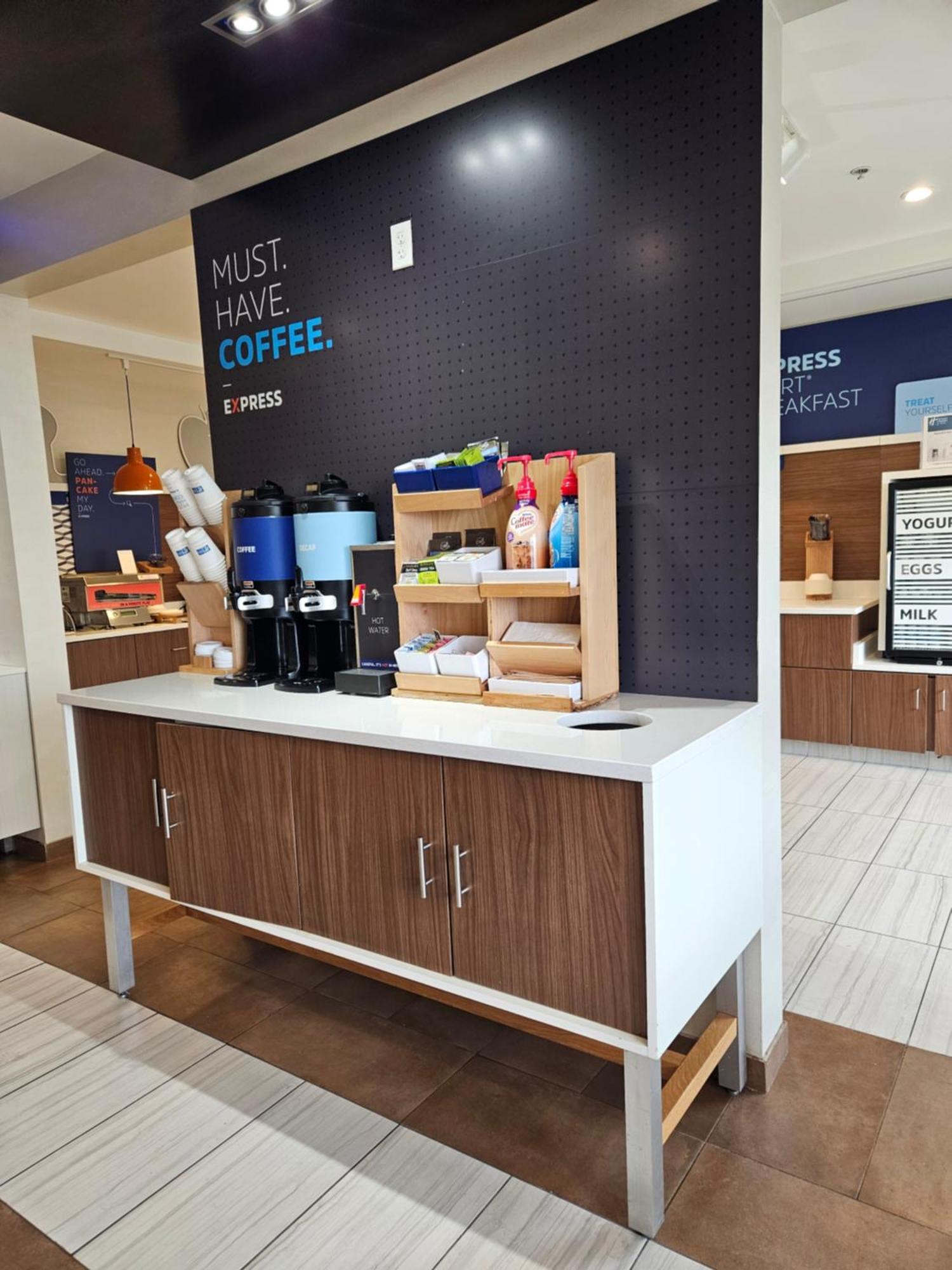 Express And Chicago West - St Charles By Ihg