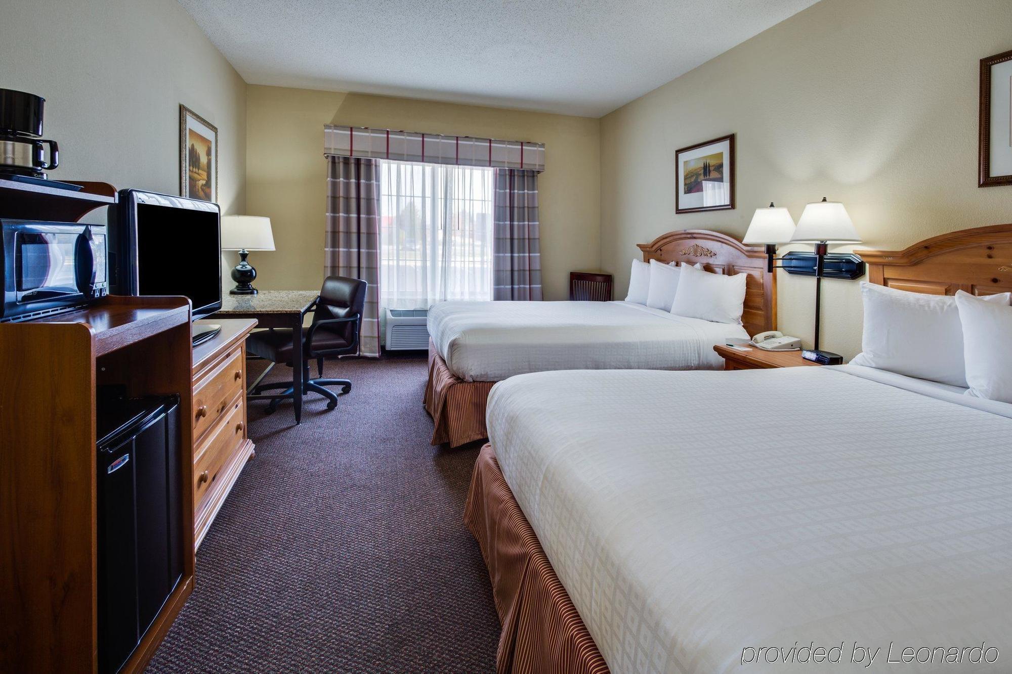 Express And Chicago West - St Charles By Ihg Hotel