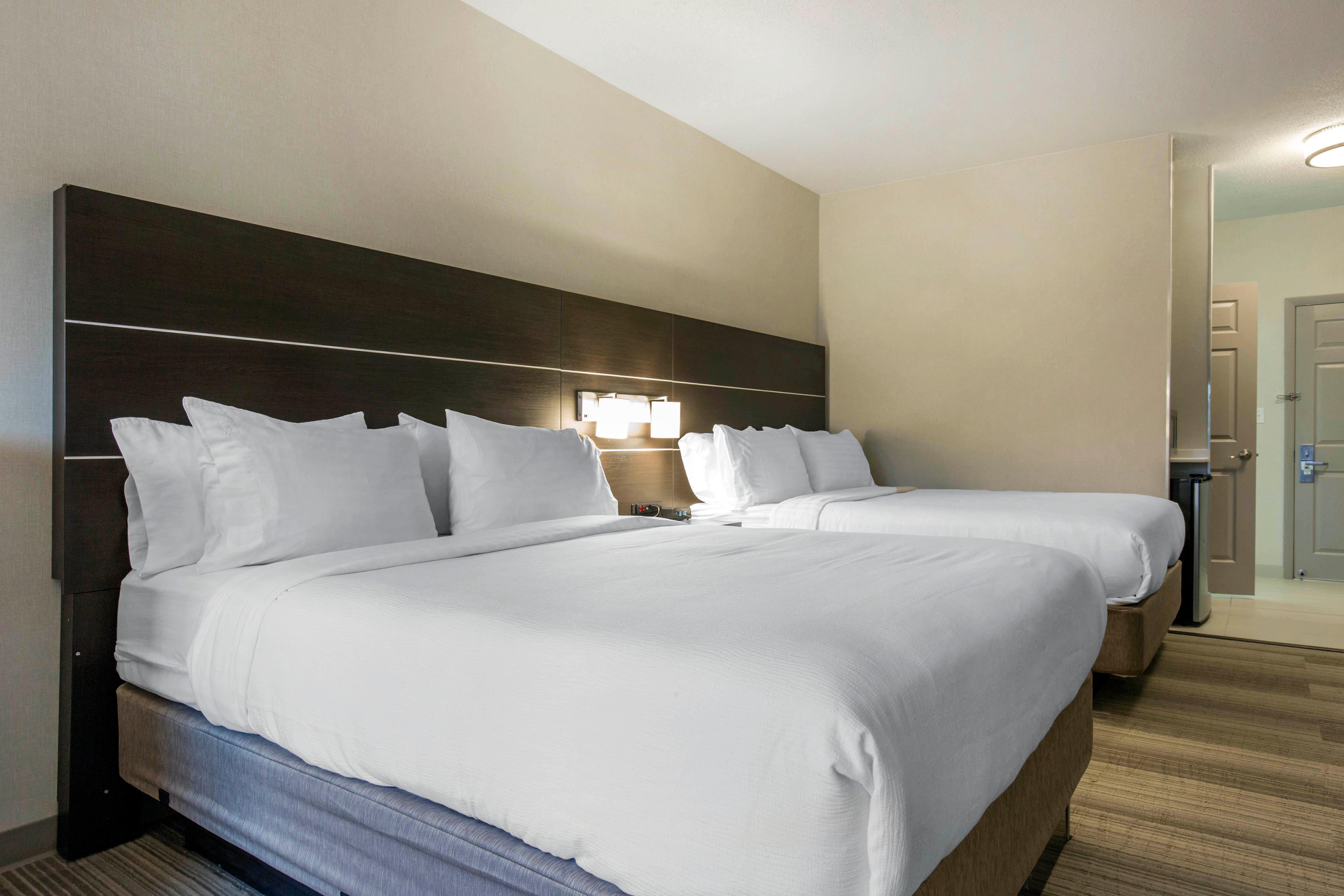Express And Chicago West - St Charles By Ihg Hotel