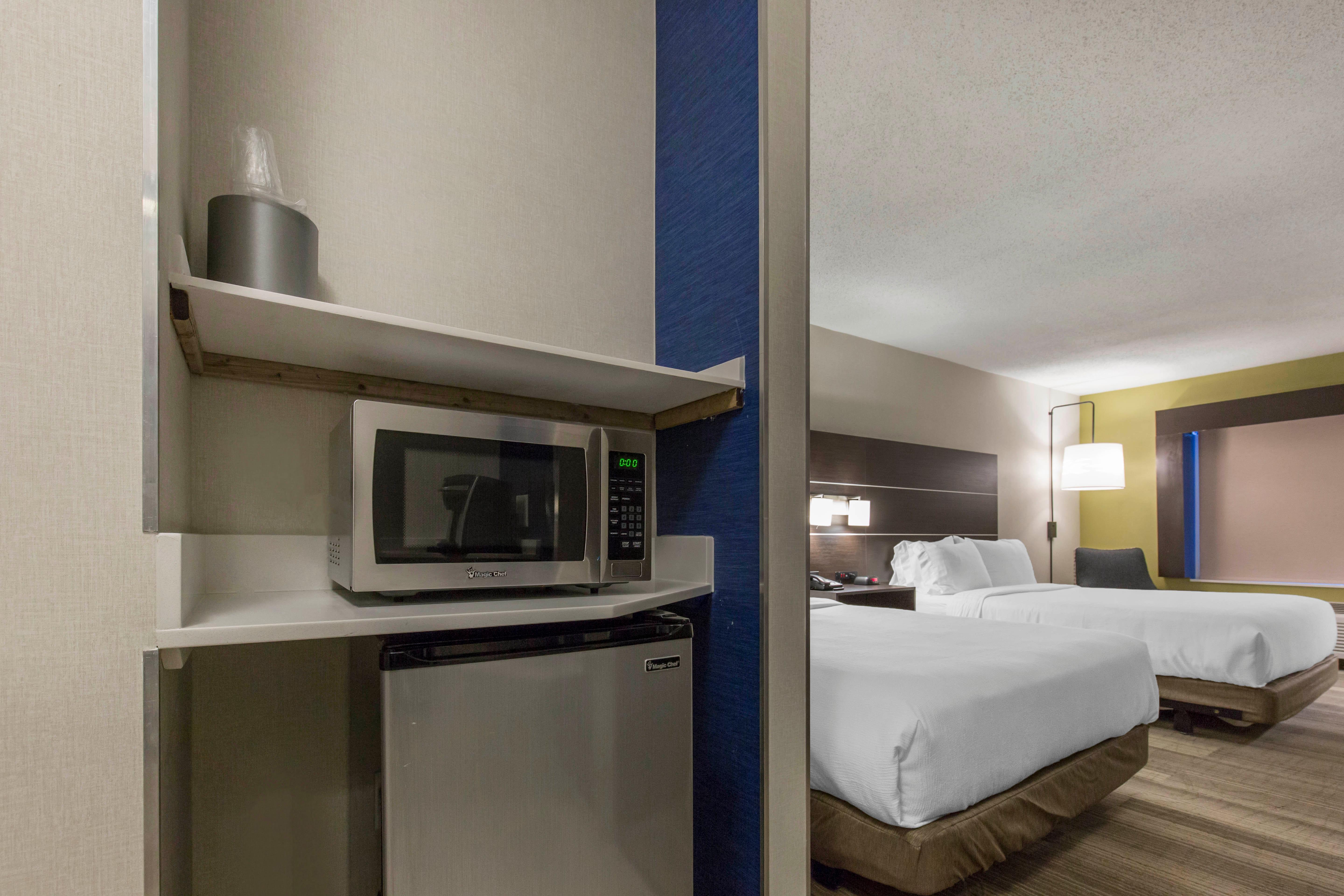 Express And Chicago West - St Charles By Ihg 2*