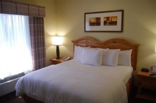 Express And Chicago West - St Charles By Ihg 2*